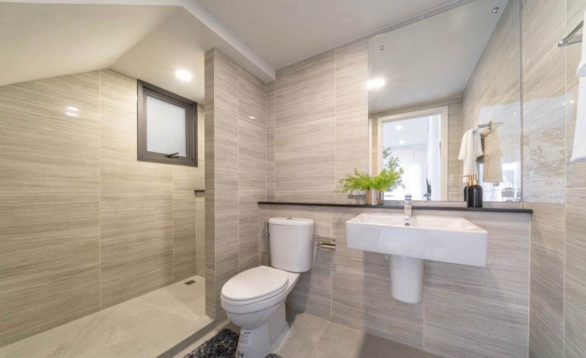 picture Two-story semi-detached house for sale in Britannia Mega Town Bangna. Beautiful, cheap, good location,. Interested? Add me on Line @841qqlnr - 9/18