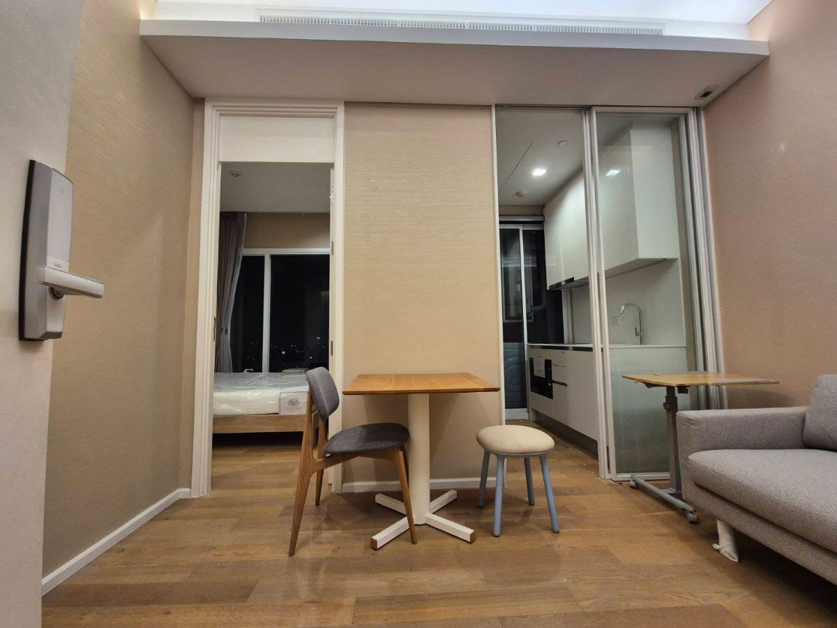 รูป P1121 ให้เช่าคอนโด The Saint Residences (เดอะ เซนต์ เรสซิเดนซ์) ห้องมุม ห้องใหม่+เครื่องใช้ไฟฟ้าใหม่ เฟอร์ครบ พร้อมเข้าอยู่ - รูปที่ 3/7