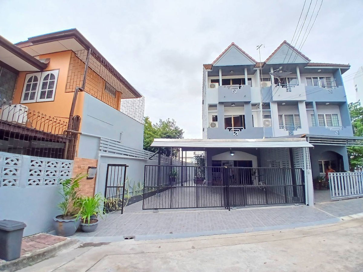 รูป  ให้เช่าบ้านแฝด 3 ชั้น สัมมากร รามคำแหง 112 Tel. 0999983897 - รูปที่ 1/28