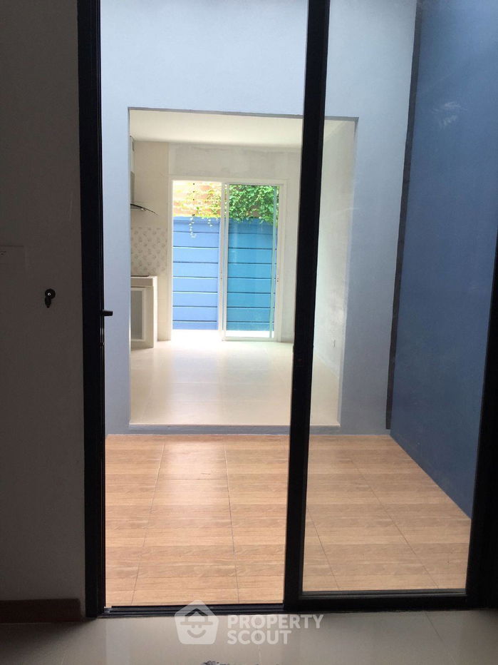 รูป ทาวน์เฮาท์ 3-ห้องนอน ที่ เฮ้าส์ 35 แจ้งวัฒนะ ใน คลองเกลือ (ID 2229668) - รูปที่ 3/6