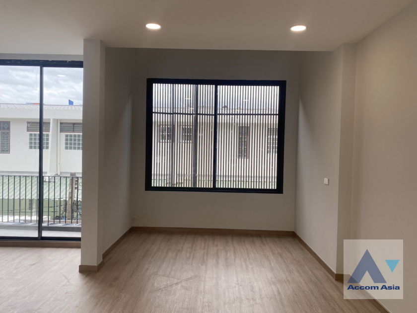 รูป 🔼🔽 AccomA 📩 Newly renovated 3 BR House in Khlong Ton Nuea (AA44322) - รูปที่ 15/20
