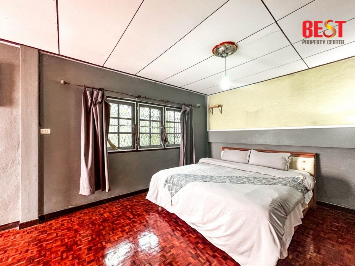 รูป บ้านเดี่ยวแปลงใหญ่กลางเมือง ซอย พหลโยธิน 30 บรรยากาศรีสอร์ท สงบ ส่วนตัว ใกล้ BTS รัชโยธินเพียง 600 เมตร - รูปที่ 11/15
