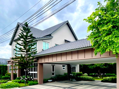 ขายบ้านเดี่ยว : 🏡 แบบบ้าน LUNA – บ้านเดี่ยวหรูแปลงมุม ทิศใต้ พร้อมโรงจอดรถแยก ใกล้คลับเฮาส์ แต่งครบ พร้อมอยู่