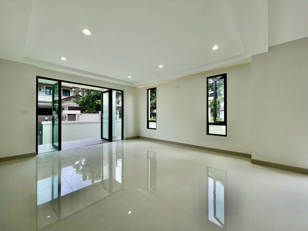 รูป ขายบ้านเดี่ยวอารีนา การ์เดนท์ เสรีไทย 3 - 71 ตร.ว. 330 ตร.ม. บ้านรีบิ้วสไตล์โมเดิร์น สวยมาก!! - รูปที่ 2/12