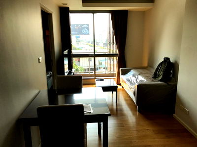 Condos for sale St. Joseph Convent School : Focus Pleonchit 1bed 32sqm. Urgently for sale 4MB. Near BTS Ploenchit