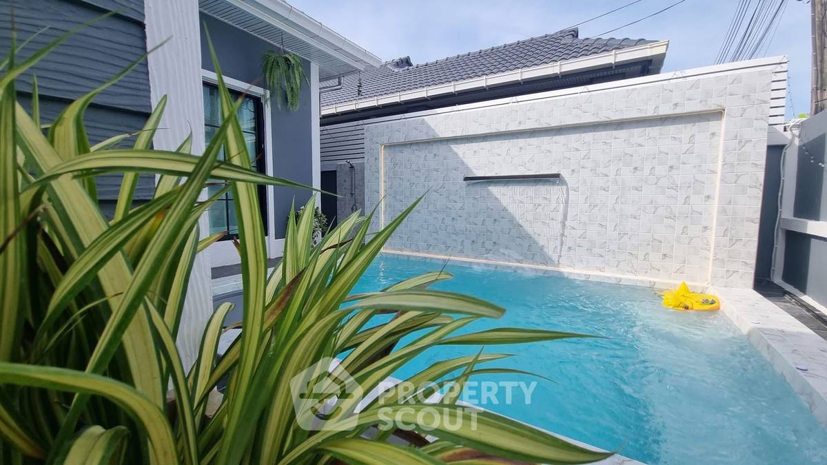 picture 2-BR Villa close to East Pattaya (ID 2229676) - 2/17