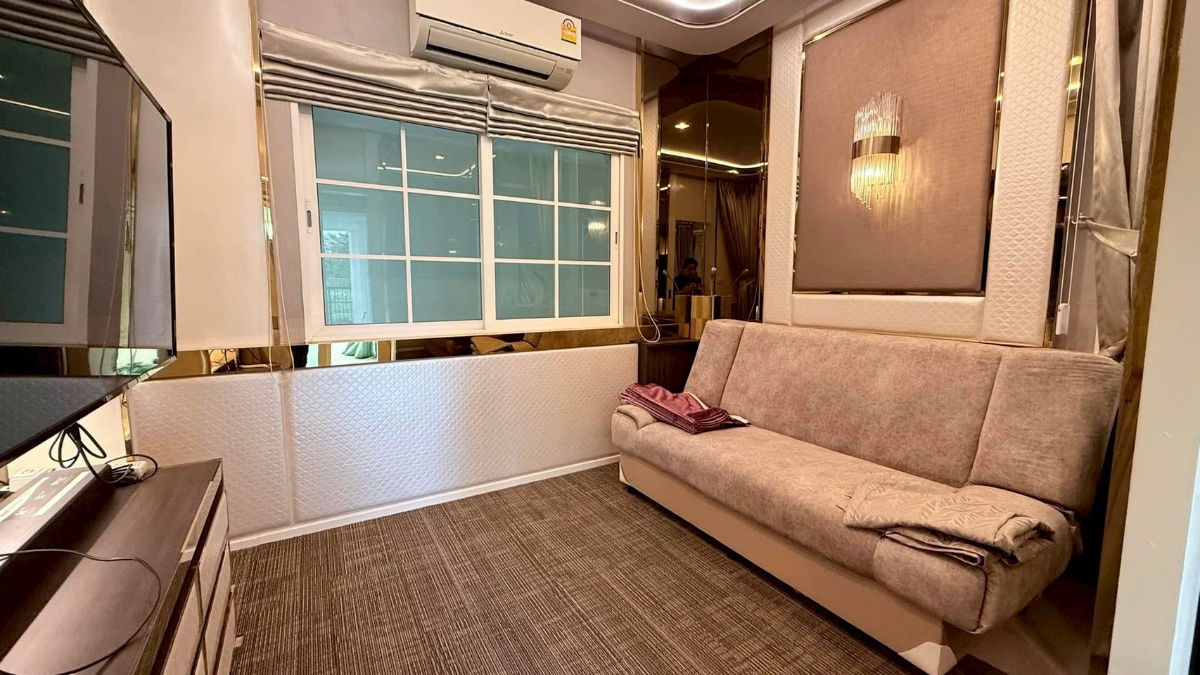 รูป 🏡 ปล่อยเช่าบ้านเดี่ยวแปลงมุมสุดหรู แต่งครบ พร้อมอยู่ Grandio ลาดพร้าว – เกษตรนวมินทร์ (หลังบ้านตัวอย่าง ตกแต่งหรู เฟอร์ครบ วิวสวนหน้าโครงการ) - รูปที่ 6/16