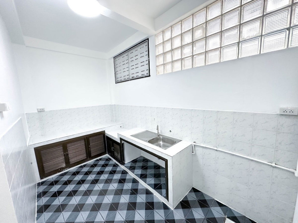 picture Ready for rent, 2-storey townhouse Niran Townhome - 2/5