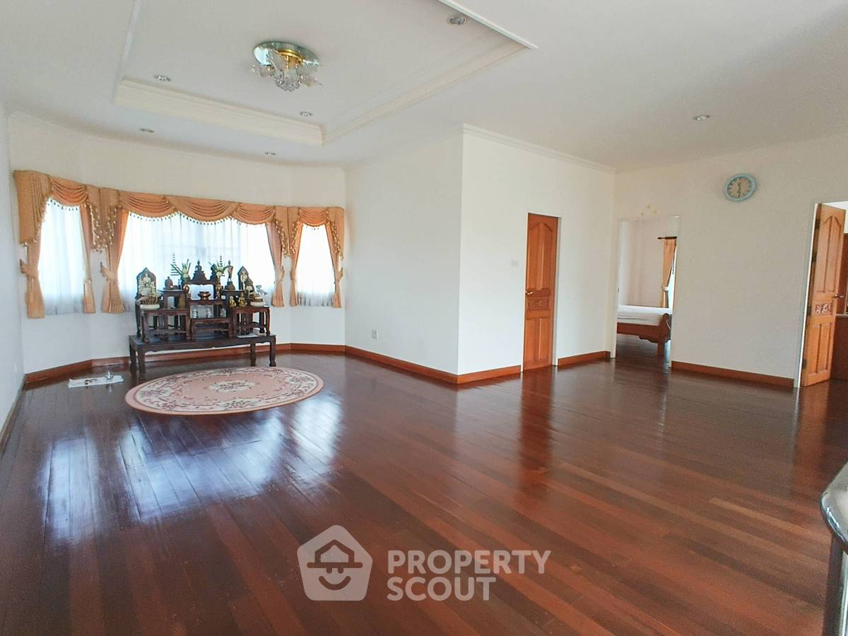 รูป บ้าน 5-ห้องนอน ใกล้ เมืองหัวหิน (ID 2229770) - รูปที่ 8/21