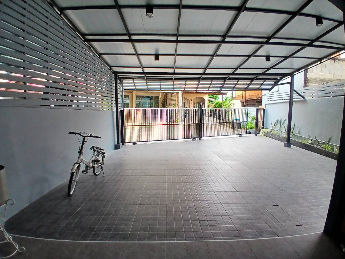 รูป  ให้เช่าบ้านแฝด 3 ชั้น สัมมากร รามคำแหง 112 Tel. 0999983897 - รูปที่ 4/28