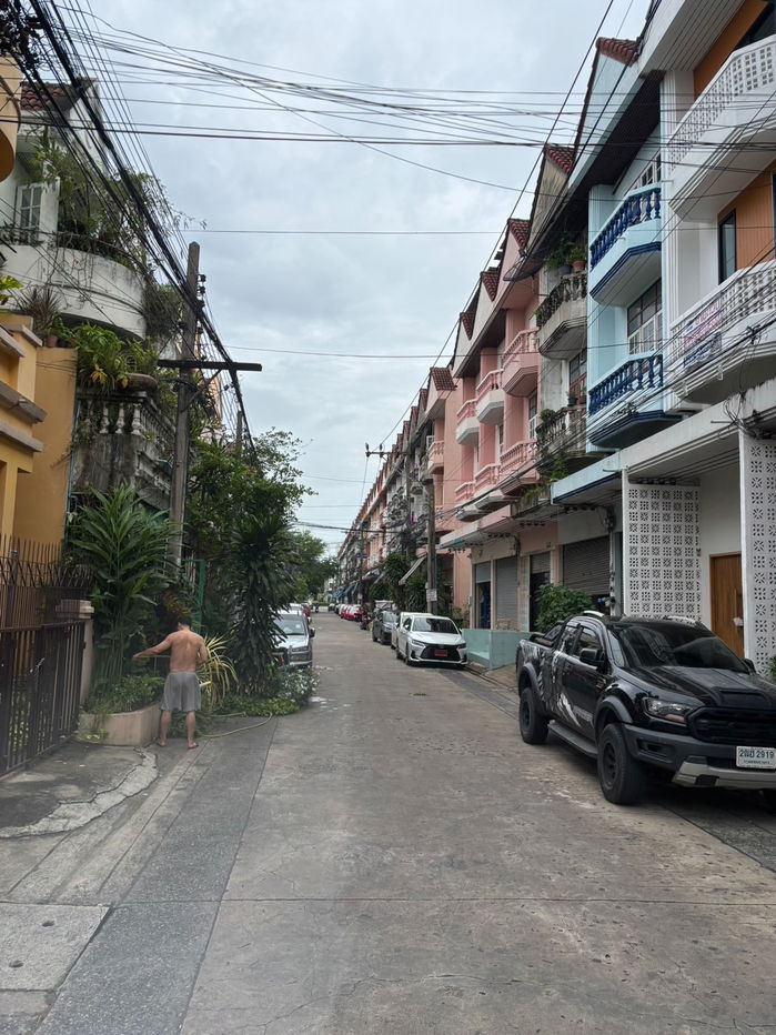 picture For Rent a commercial building in Soi Serithai 32 Tel.0999983897 - 2/24
