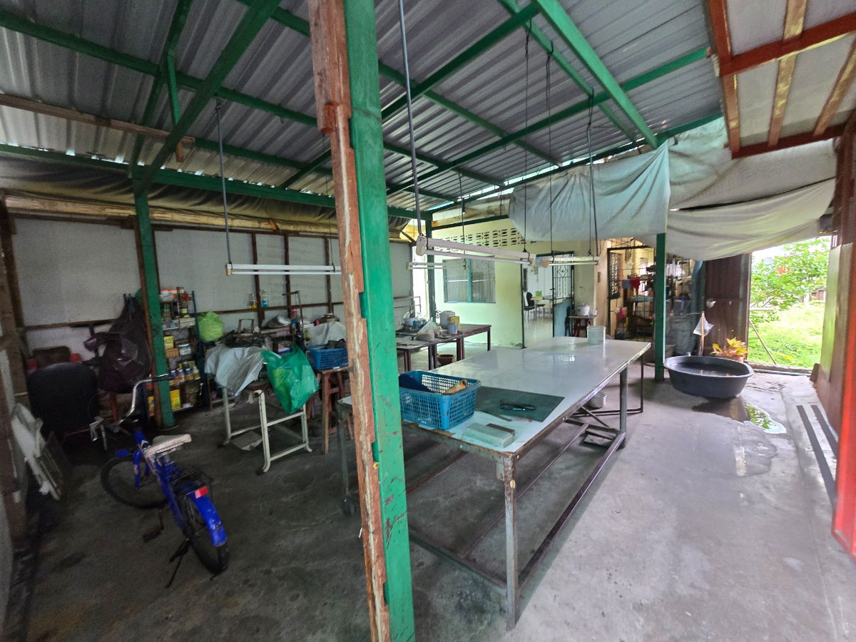 picture Land for Sale: 5 Plots (Total 436.6 sq.wah) with Buildings and Houses, Soi Charoen Nakhon 48 - 11/16