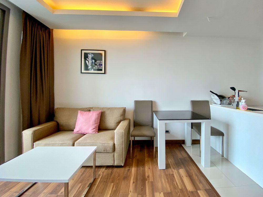 picture 1 Bedroom Condominium @ The Peak Towers - 2/31