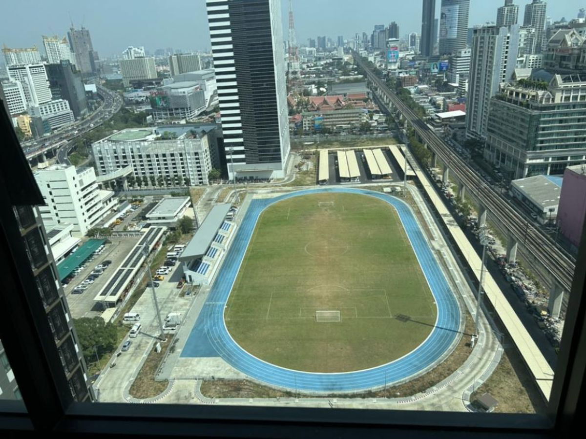 picture WS1831 🏙️ Luxury condo for rent, Life Asoke, in the heart of Bangkok, next to MRT and Airport Link, only 23,000 baht/month. - 15/17