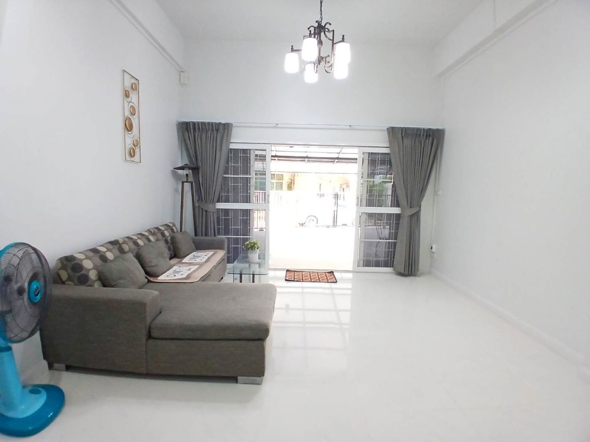 รูป  ให้เช่าบ้านแฝด 3 ชั้น สัมมากร รามคำแหง 112 Tel. 0999983897 - รูปที่ 7/28
