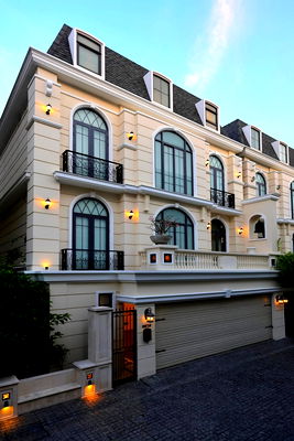 บ้านเดี่ยว เจ อเวนิว ทองหล่อ : ขายด่วน บ้านหรู ในซอยเอกมัย 22  โรงการ The Boulevard Ekkamai