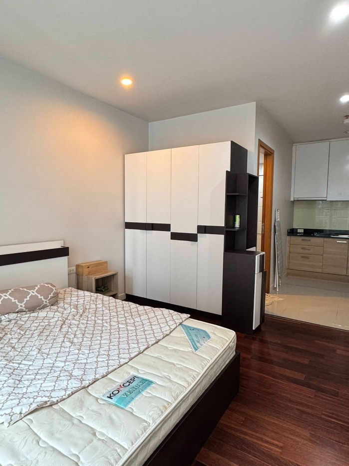 picture P-150643 🏢Condo for sell Circle Condominium fully furnished. - 1/6
