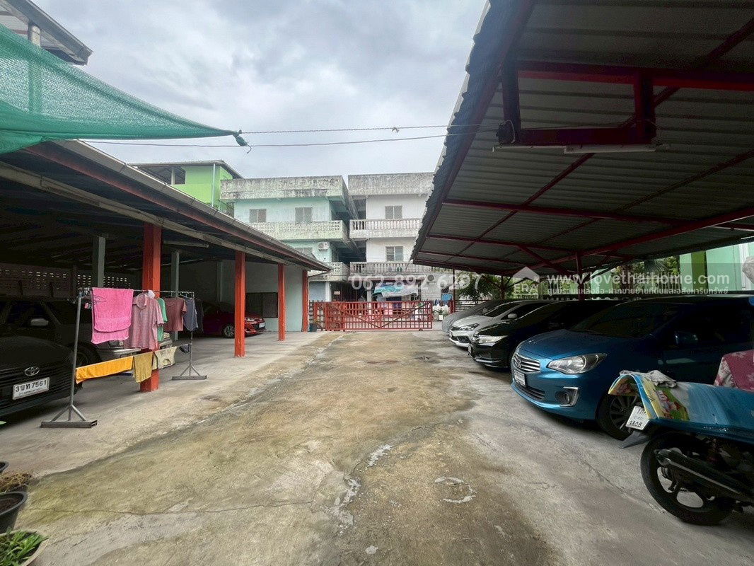 picture Single house for sale in Pathum Thani, large area 120 sq m., great price, selling for only 51,666 baht/sq m.  - 9/10