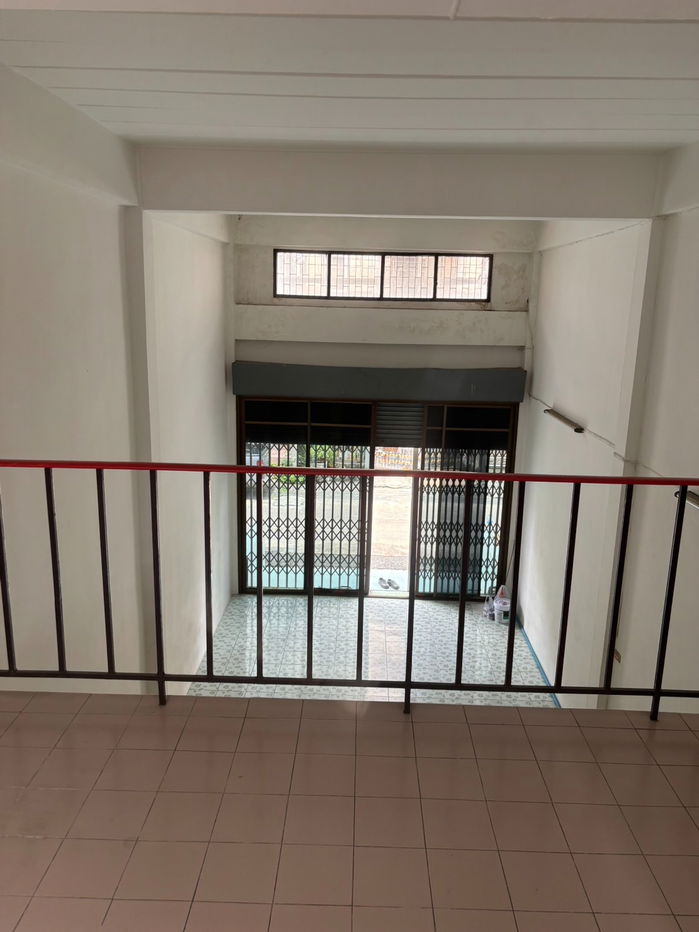 picture For Rent a commercial building in Soi Serithai 32 Tel.0999983897 - 6/24