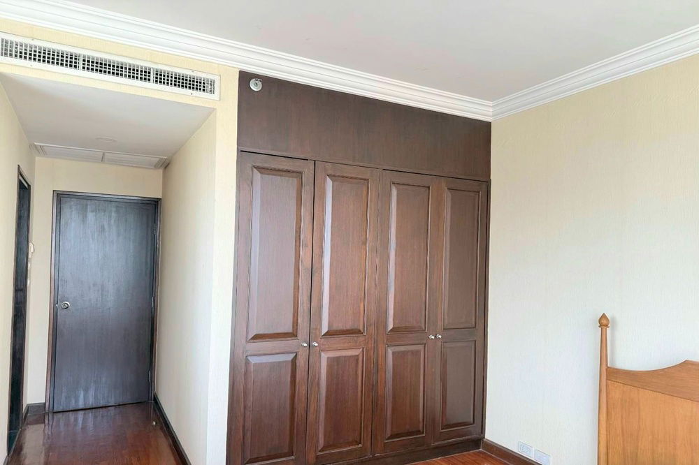 picture 🔥 For Rent !! 🔥 Code C20221203632..........Baan Piya Sathorn, 3 bedroom, 2 bathroom 1 maid's room, high floor 22++, furnished, ready to move in 📣📣 - 5/10