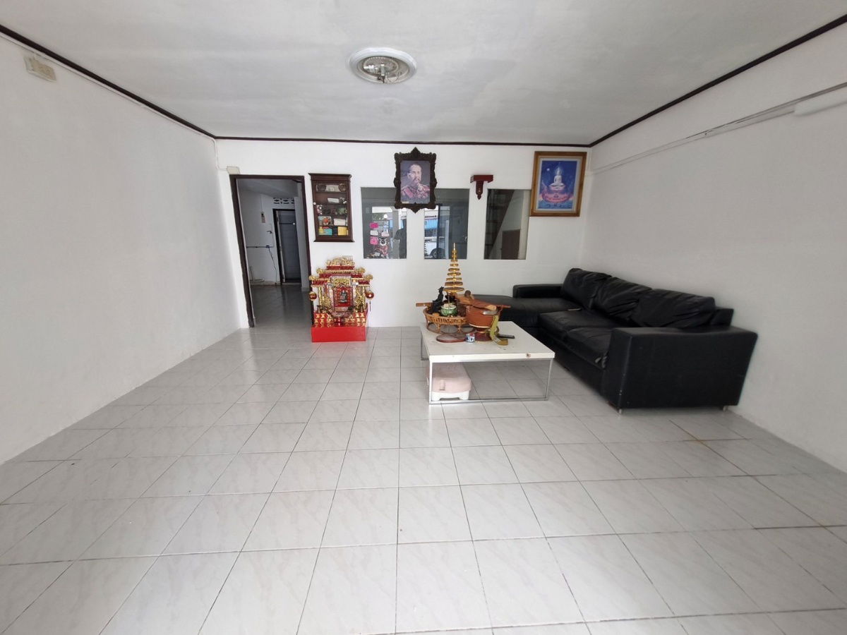 picture Newly renovated 2-storey twin house for rent in Pincharoen 3 Village, Songprapa Road, Don Mueang - 6/11