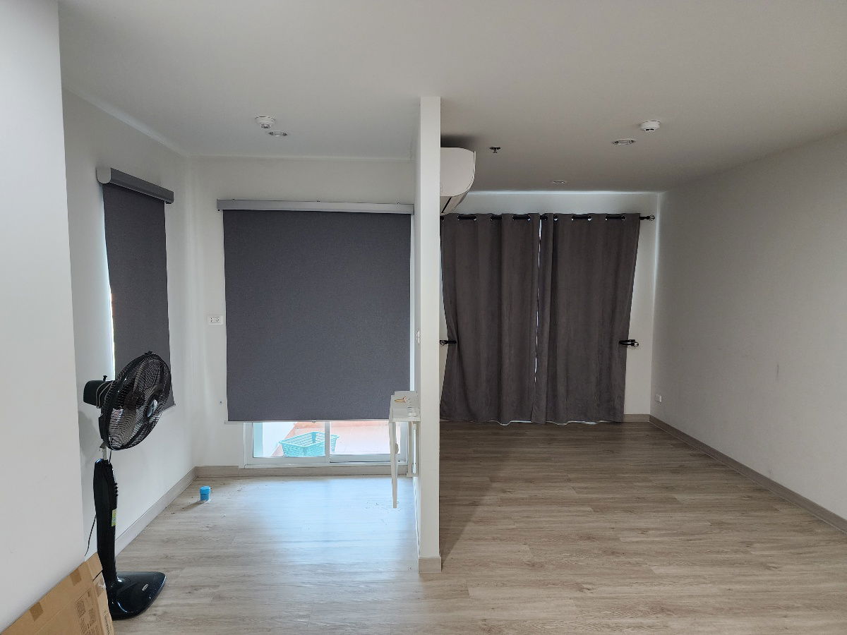 picture Corner Unit Condo for Sale at The Crystal Bliss Rattanathibet | Garden View, Near MRT, Only 1.45 MB! - 3/5