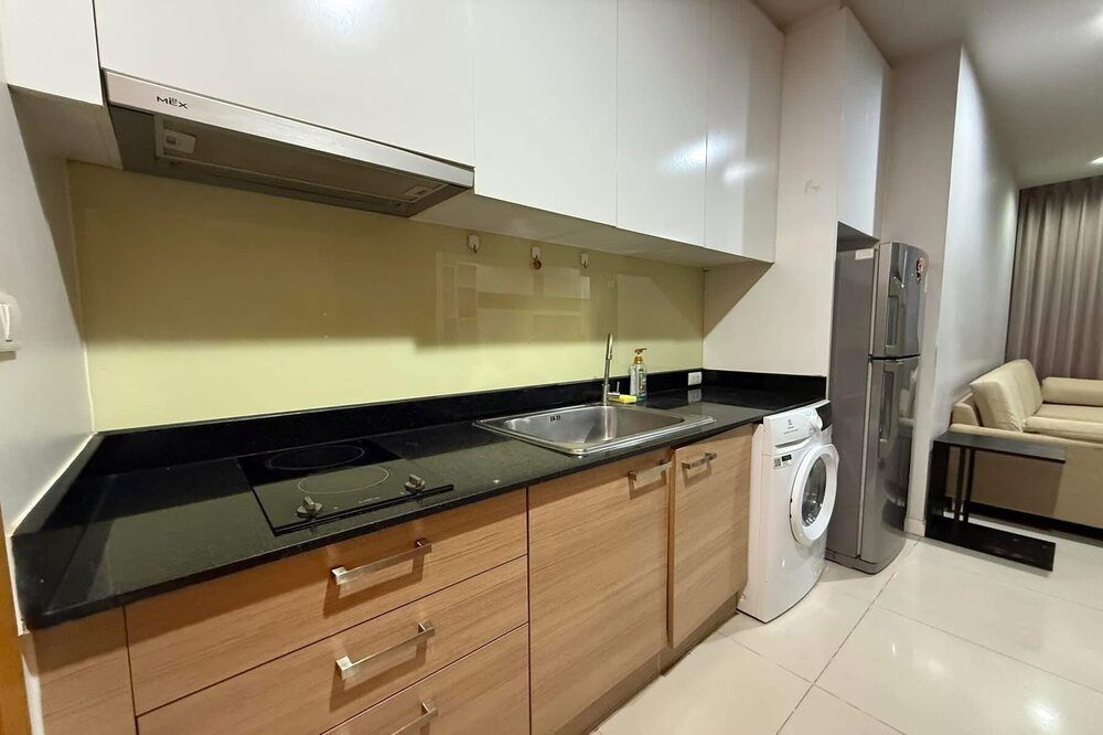 picture 🔥 Sale with tenant !!🔥 Code C20250700041..........Circle Condominium, 1 bedroom, 1 bathroom, high floor 13++, furnished, Special Deal!!📣📣 - 3/8