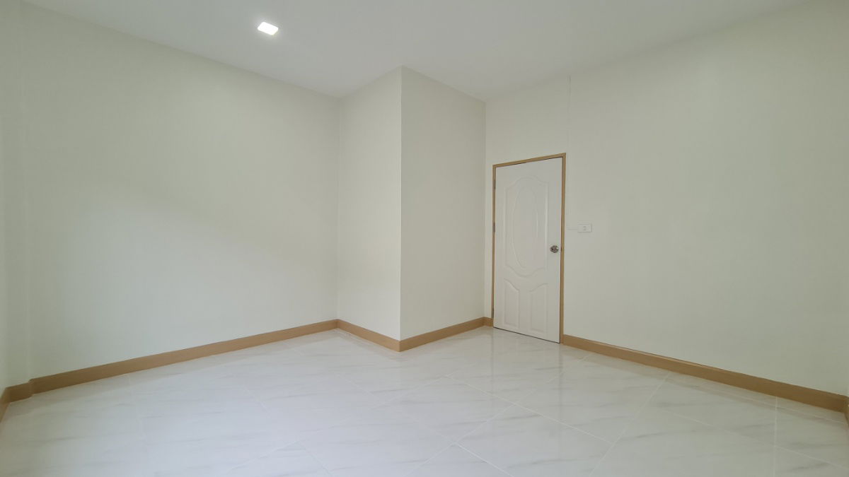 รูป S339 🏡 ขายด่วน ทาวน์เฮาส์ 2 ชั้น หมู่บ้านอินทราวิว เพียง 1,790,000 บาท พรีโอน - รูปที่ 20/20