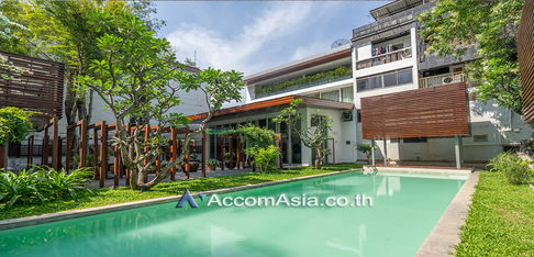 🔼🔽 AccomA 📩  Resort-Like Wooden Home with Lush Garden and Privacy  (AA30881)
