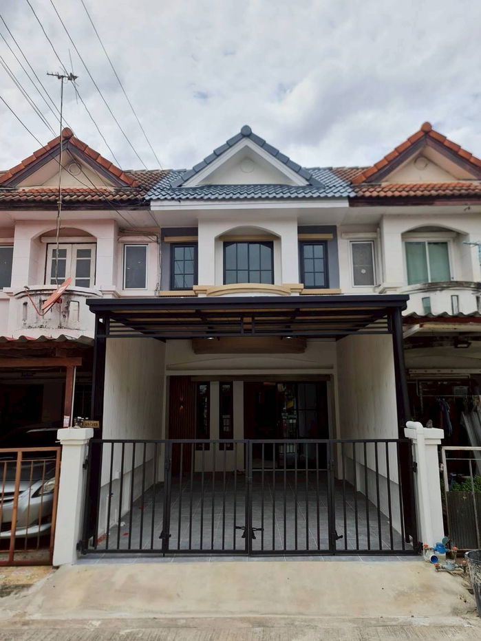 รูป S341 🏡 ขายทาวน์เฮาส์ 2 ชั้น หมู่บ้านเมืองประชา ถนนหทัยราษฎร์ 35 ขายเพียง 1,890,000 บาท รวมโอนแล้ว  - รูปที่ 1/20
