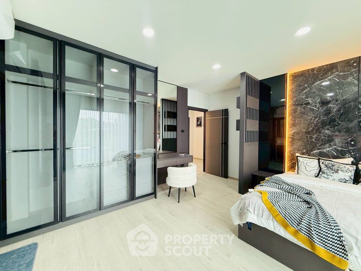 รูป บ้าน 5-ห้องนอน ใกล้ เมืองพัทยา (ID 2232660) - รูปที่ 13/16