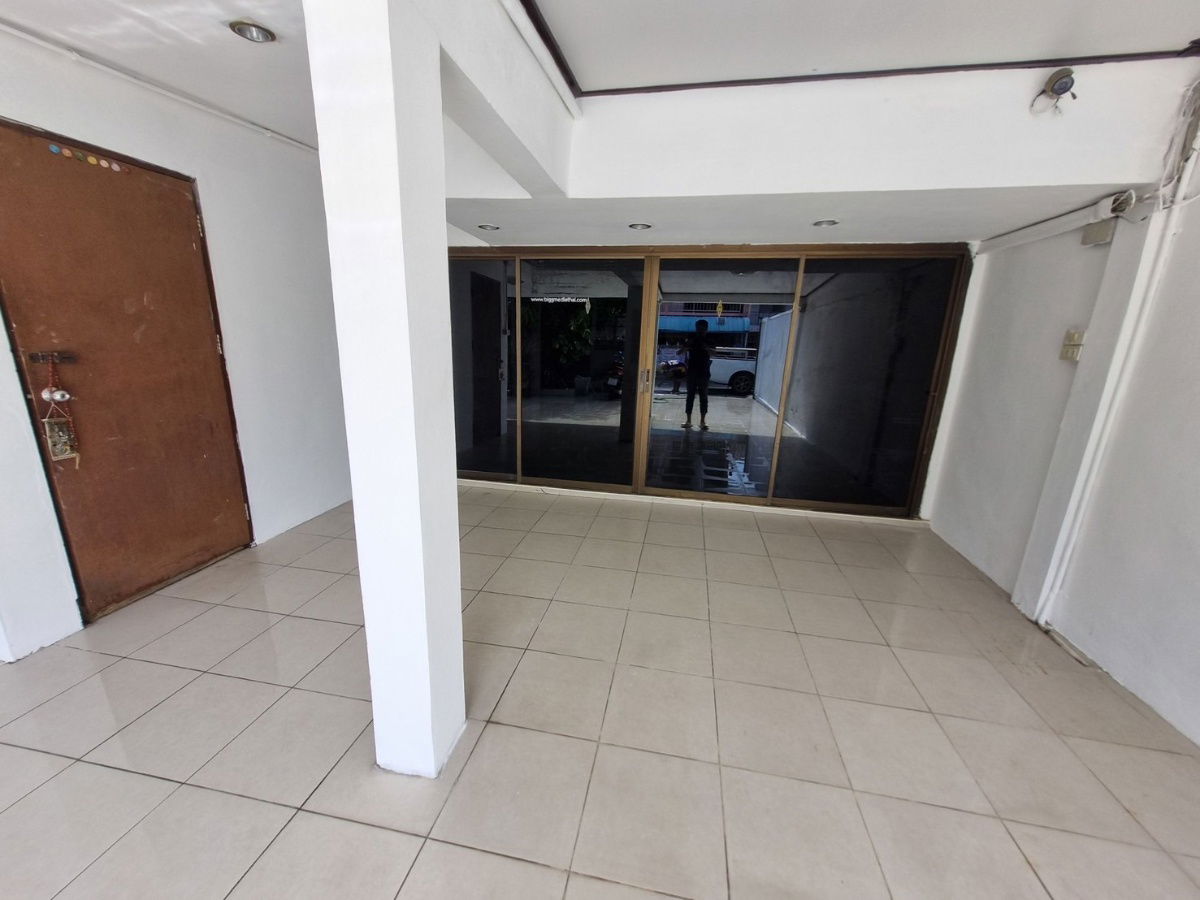 picture Newly renovated 2-storey twin house for rent in Pincharoen 3 Village, Songprapa Road, Don Mueang - 11/11