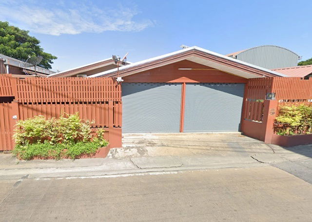 picture Soi Ram Intra111-121 MRT BangChan 800m. For rent Warehouse with 3 houses 75sq.wa. 275sq.m. Minb - 1/8