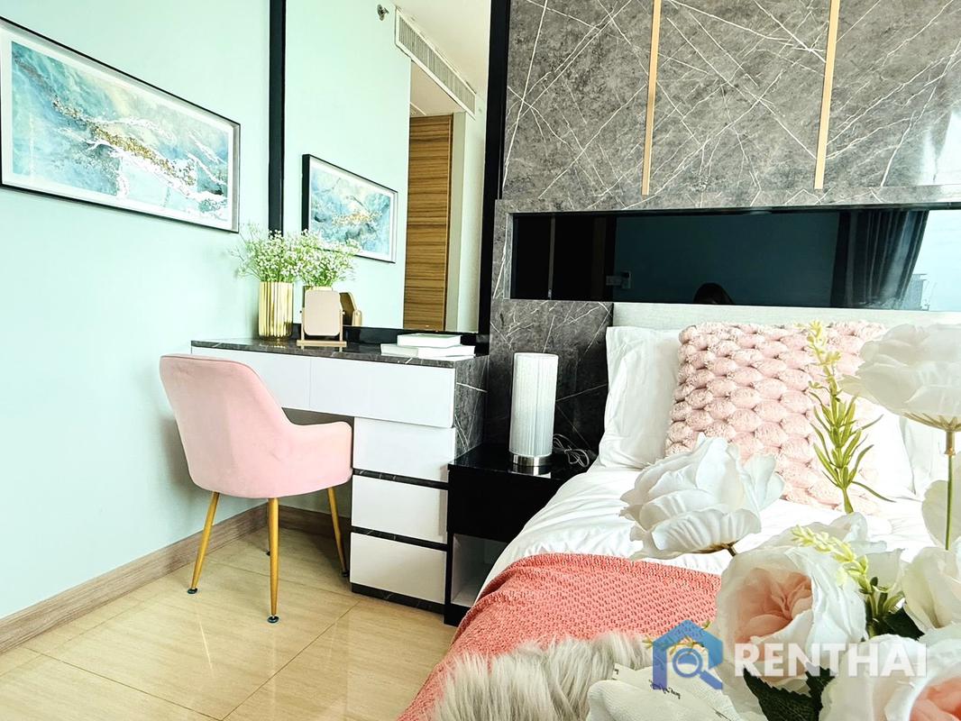 picture Luxurious 1bed Fully Furnished Condo at The Riviera Jomtien, Pattaya - Rooftop Pool & Gym - 10/20