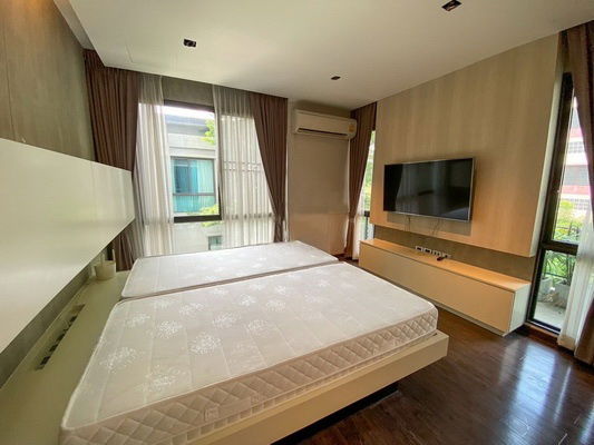 picture FOR RENT SOUL EKAMAI - LADPRAO / 3 bedrooms 4 bathrooms / 48 Sqw. 300 Sqm. **120,000** LUXURIOUS PROJECT CLOSE TO TOWN IN TOWN - 13/15