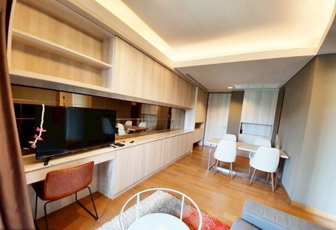 Condo for rent The Lumpini 24 Monthly 50,000 thb.