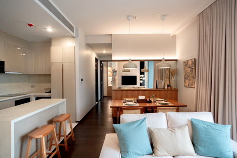 Laviq Sukhumvit 57, for sale with tenant, high floor, unblocked view, 87 sq m. Call 092-914-9950 to schedule a viewing.