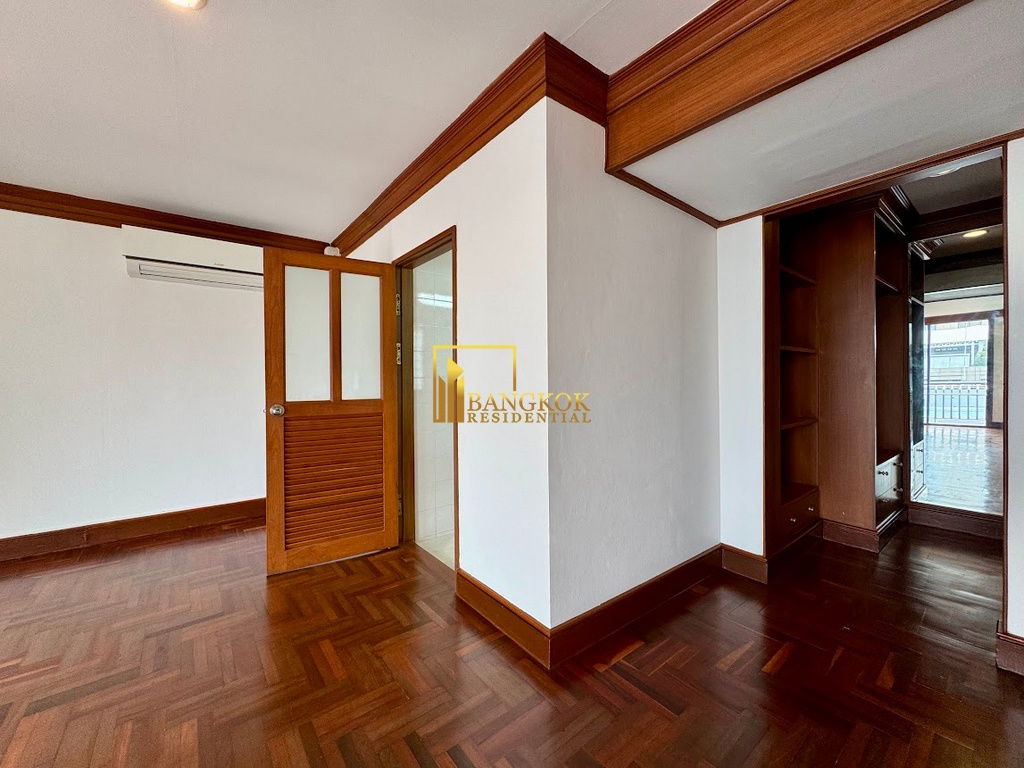 picture Large 4 Bedroom Duplex Apartment in Phrom Phong - BR21290AP - 21/55