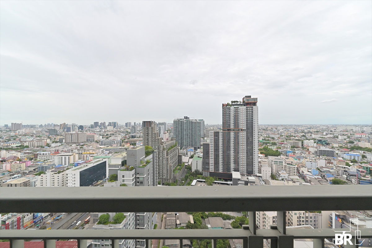 picture RHYTHM Ratchada-Huaikhwang ⭐ Stylish & Affordable Price near MRT Huai Khwang - 12/12