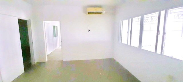 picture DonHuaLo Robinson Chonburi Amata 1.3km. Warehouse for rent with office space 2storeys 500sq.m. 125sq - 5/8