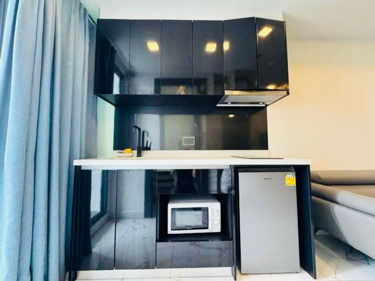 picture Why buy this unit? Quiet, private, good atmosphere, views both day and night. - 4/20