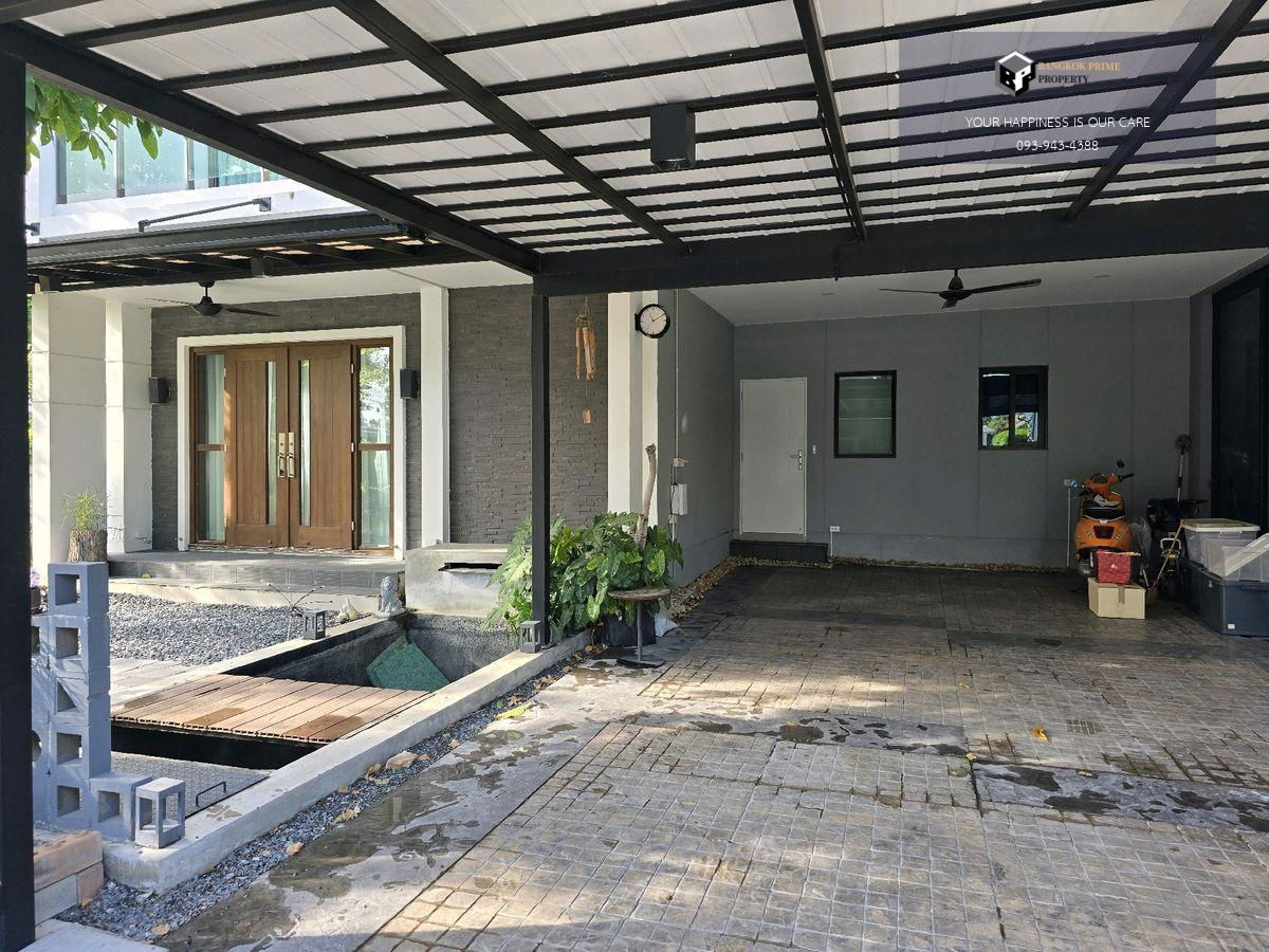 picture The City Pattanakarn | Largest size, corner plot, with a waterfall, koi pond, and trees around the house | #2025073111223 - 17/18