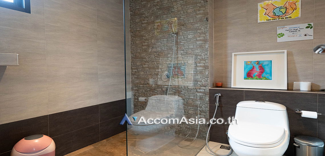 picture 🔼🔽 AccomA 📩 Renovated executive home with private pool in gated community (AA13419) - 16/19