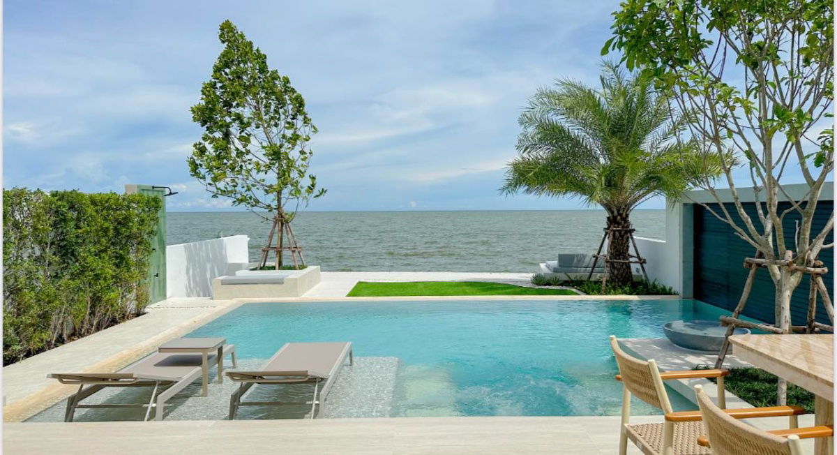 รูป บ้านหรูติดทะเล ชะอำ ระดับ 𝗨𝗹𝘁𝗿𝗮 𝗟𝘂𝘅𝘂𝗿𝘆 พร้อมให้คุณสัมผัสเสียงคลื่น สัมผัสชีวิตที่สมบูรณ์แบบในทุกๆ วัน - รูปที่ 3/15