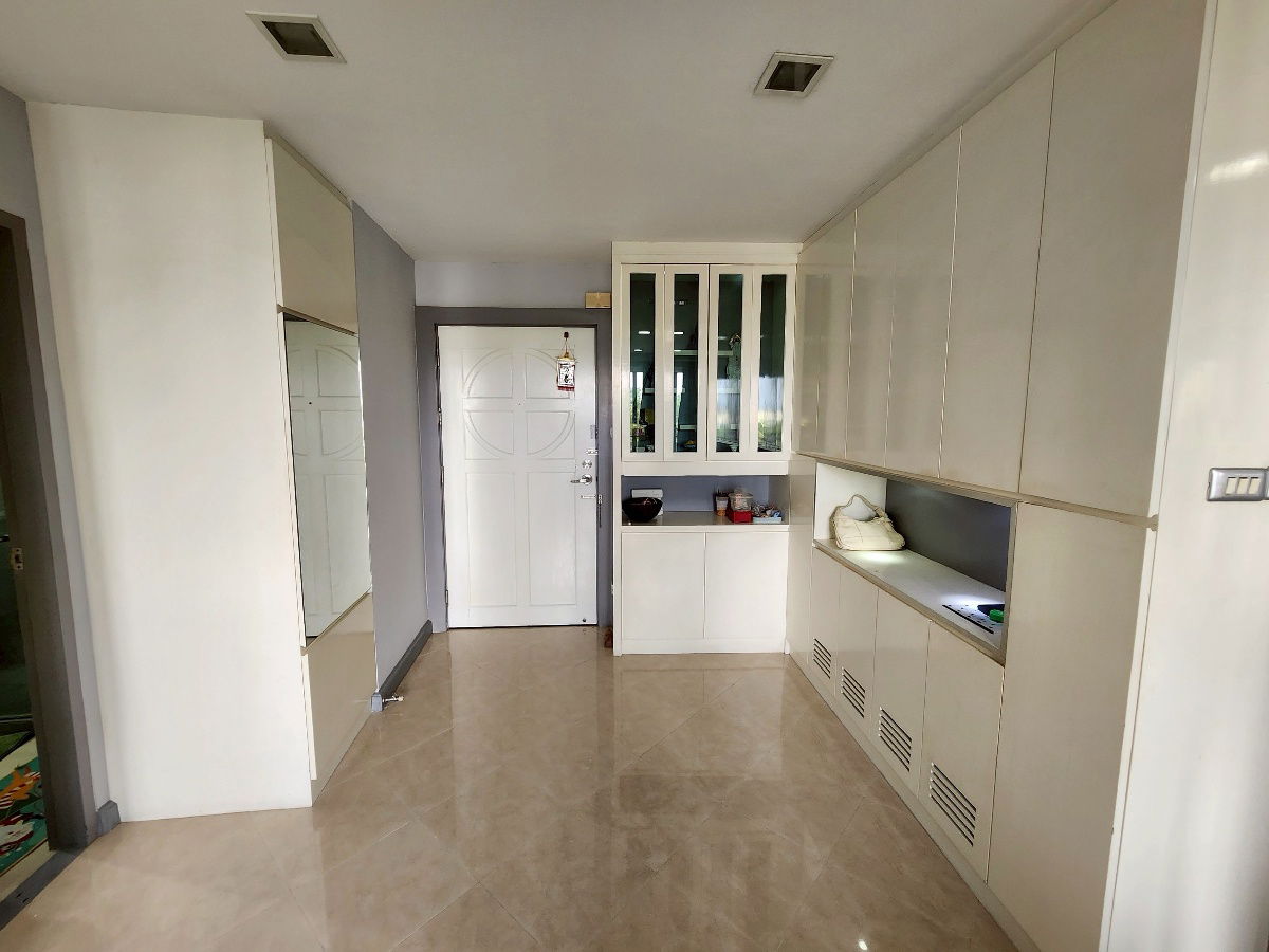 picture Rent : Renovated, elegant and spacious condo, Bangkok riverside. 2 Beds, 2 baths w/bathtub, 2 balconies. - 6/11