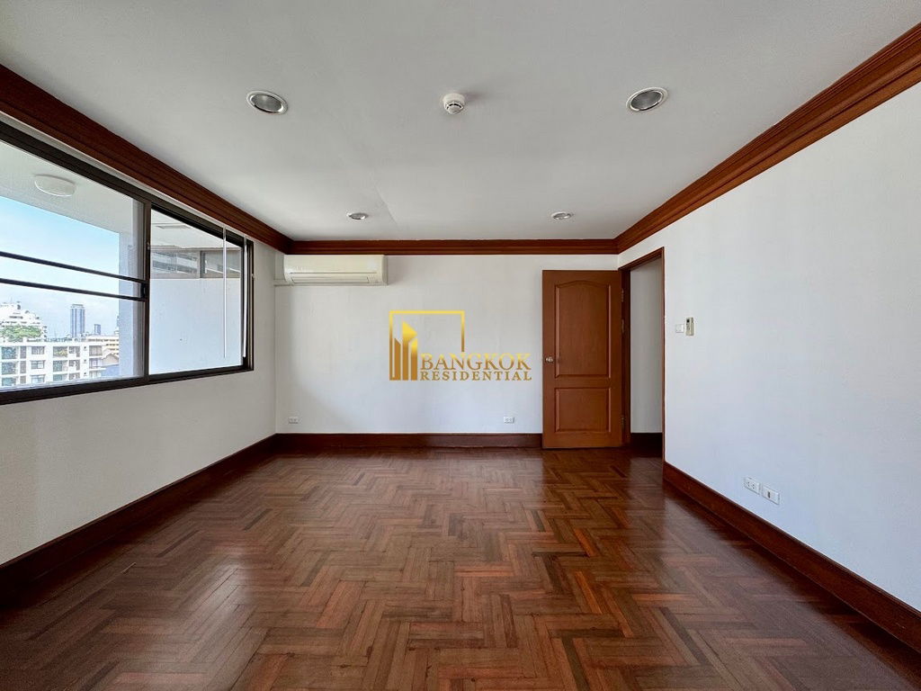 picture Large 4 Bedroom Duplex Apartment in Phrom Phong - BR21290AP - 24/55