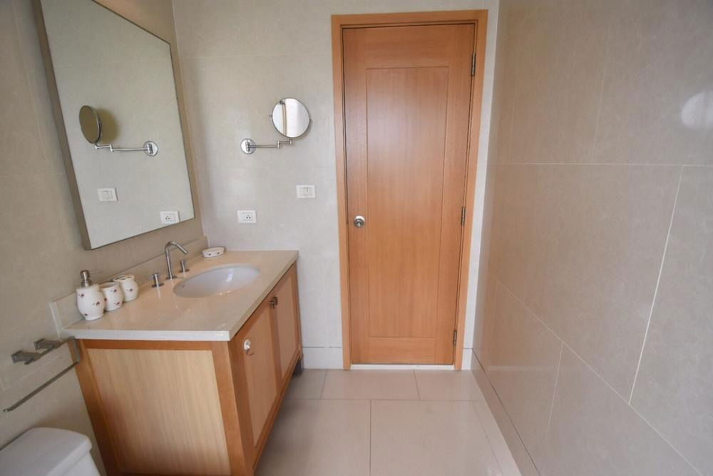 picture #S4204 For Rent The Emporio Place Sukhumvit 24 - 10/11