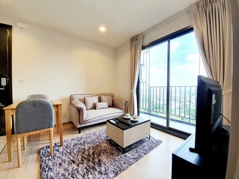 📌Newly renovated room for rent📌 corner unit, big balcony facing south at The Base Garden Rama 9