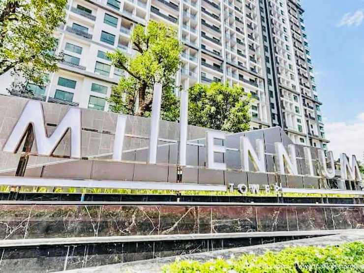picture Why buy this unit? Quiet, private, good atmosphere, views both day and night. - 20/20