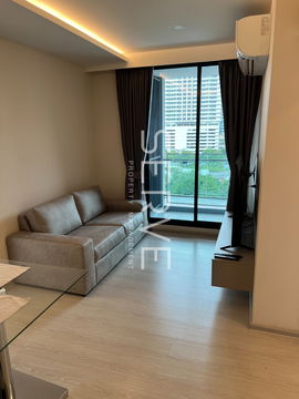 Nice Room 2 Beds with Bathtub Good Location Shuttle Bus to BTS Thong Lo 850 m. at Vtara Sukhumvit 36 Condo / For Sale